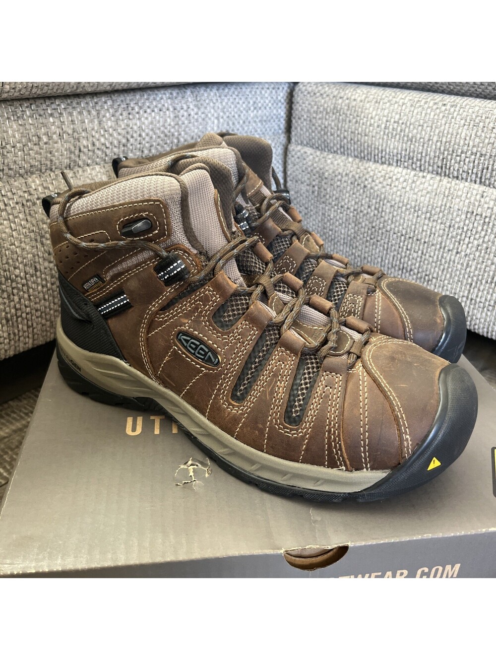 KEEN Men's Flint II Mid Steel Toe Waterproof Work Boots Men’s Size 9 $175 MSRP